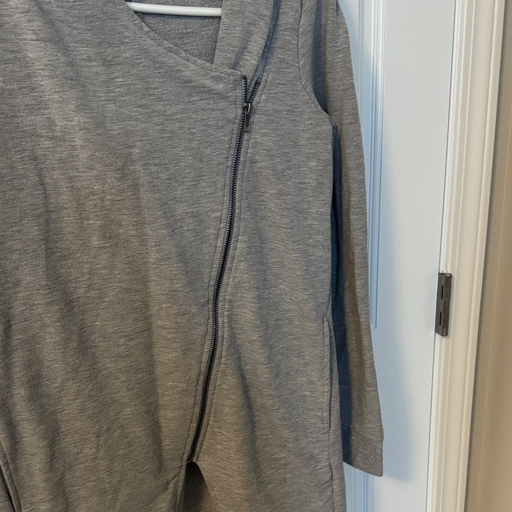 The Sweatshirt Project Long Gray Zipper Sweatshirt - Picture 3 of 4